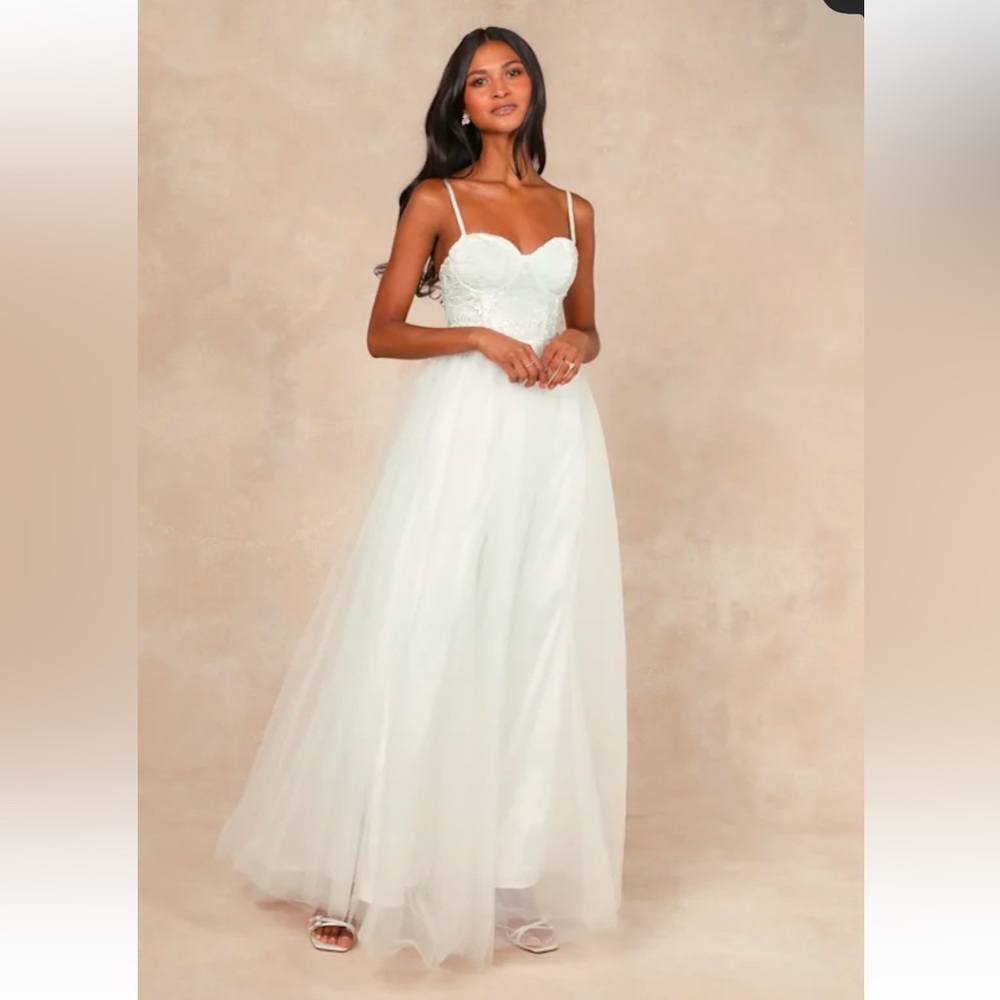 Ethereal Romance White Sleeveless
Embroidered Bustier Maxi Dress (Wedding Dress)